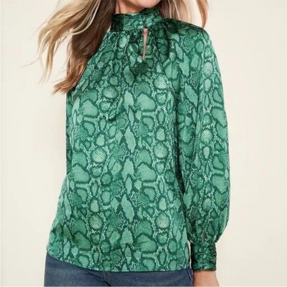 Gwendolyn Snake Mock Neck Blouse green size small - Picture 7 of 14